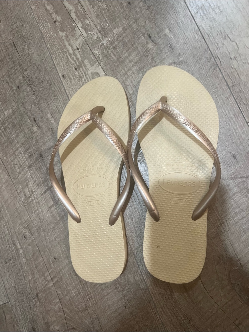 Havaianas Slim Flip Flops - Tan with Gold Straps